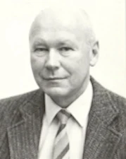 Em. Professor Robert Warner